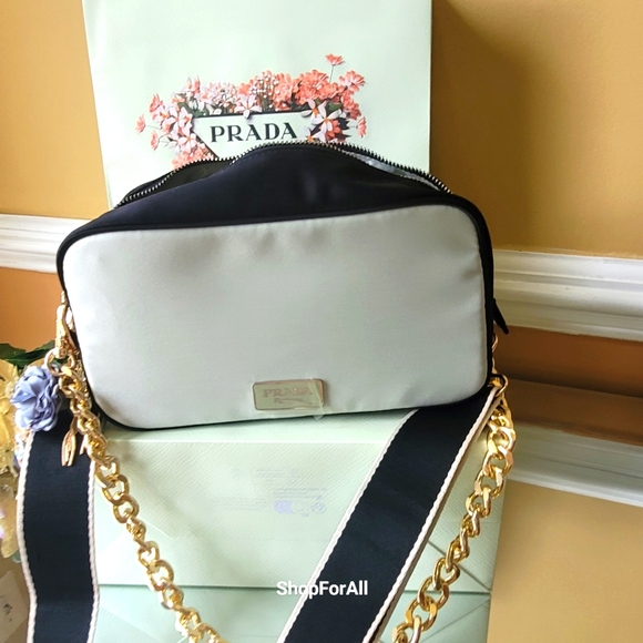 Prada - Picture 4 of 16